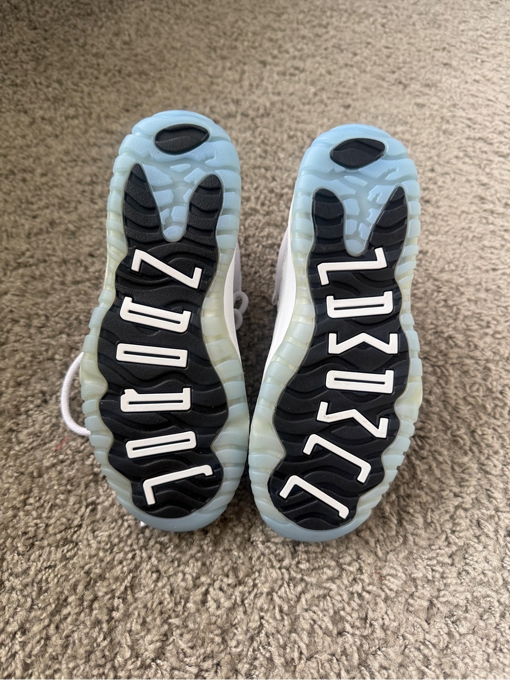Air Jordan Retro 11 ‘Ledgend Blue’ - Picture 3 of 7
